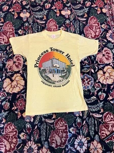 1970S Bahamas Princess Tower Vacation T-Shirt Size Small  - Picture 1 of 4