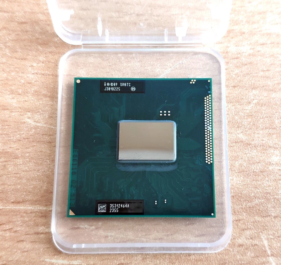 Processore CPU Intel Intel Core i3 i3-2348M 2,3Ghz SR0TD - Immagine 1 di 1