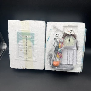 Tim Burton Disney NBX NIGHTMARE BEFORE CHRISTMAS Love Never Dies Tischuhr Neu - Bild 1 von 3