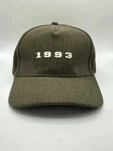 Gorra de pana vintage 1993 Line Font bordada verde oliva. - Imagen 1 de 11