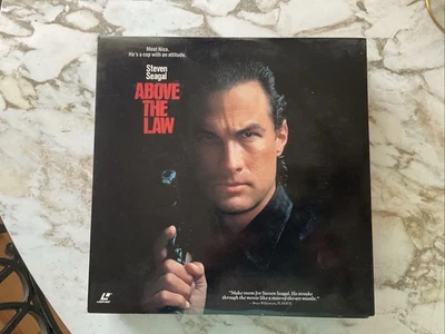 ABOVE THE LAW LaserDisc (11786, 1988) LIKE NEW/very good Foto 1 de 2