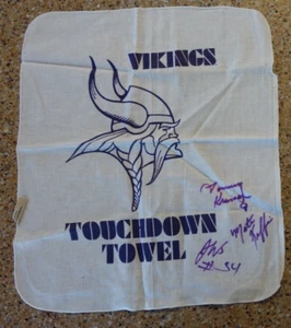 VINTAGE 1980s Minnesota Vikings Touchdown Towel Cotton Signed Tommy Kramer 14x16 - Picture 1 of 8