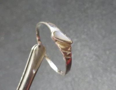 ANELLO IN ARGENTO 925 - CON GOCCIA DI CONCHIGLIA - - Immagine 1 di 4
