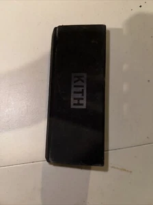 Estuche para gafas de sol Kith - Imagen 1 de 3