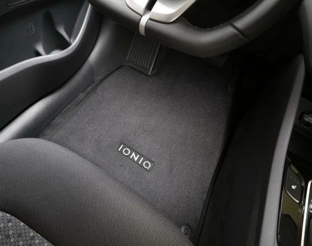 OEM 2017-2018 Hyundai Ioniq Carpet Floormats (G2F14-AU002) - Image 1 of 1