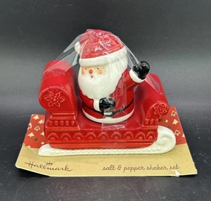 Juego de 2 saleros y pimenteros Hallmark Santa and Sleigh Navidad BN24 - Imagen 1 de 5