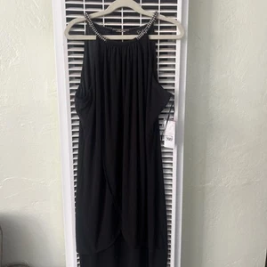 Jessica Simpson Black Shift Dress w/Gold Curb Chain Women’s Sz:2NWT - Picture 1 of 6
