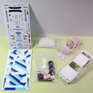 1-43 Ford Sierra Cosworth Rally test day Ayrton Senna 1985 resin kit prepainted - Picture 1 of 3