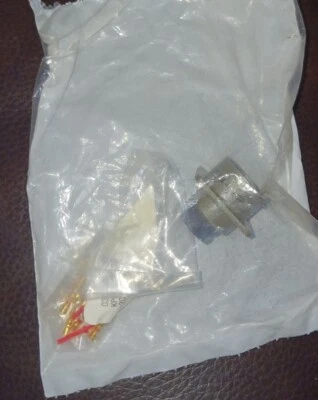 1 ea NEW Amphenol or ITT MS3122E14-19P PANEL MNT RECPT 19 PIN **NOT CHINESE** - Image 1 of 2