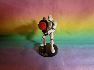 2005 Hasbro Star Wars Attacktix Figur - Clone Trooper Spielfigur - wie besehen - Bild 1 von 9