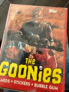 1985 Topps ~ The Goonies ~ Full Box Of 36 Packs Nice Condition - Picture 1 of 2
