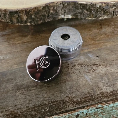 Макияж Geek снят с производства фольга пигмент тени для век полный размер в горгулье без коробки - Изображение 1 из 4