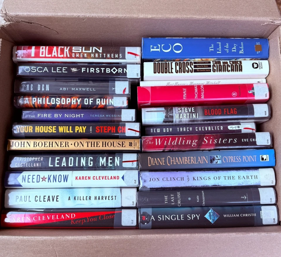 Lot of 22 Large Hardcover Fiction Mix Thriller Crime Mystery LFL Books L131 - Imagem 1 de 4