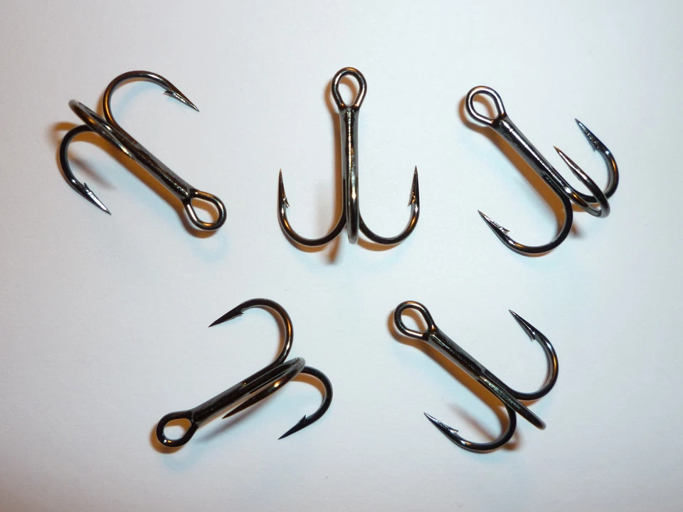(50) VMC REGULAR-SHANK 1X TREBLE HOOKS (SIZE 5) BLACK (9650BN) BULK 9650 - Image 1 of 1