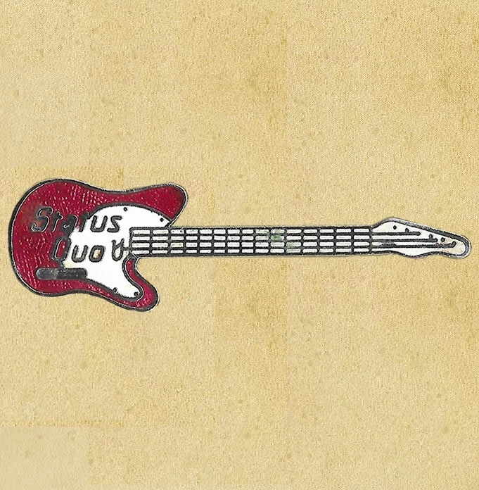 Status Quo Music Band Enamel Guitar Pin Badge Old - Image 1 of 1