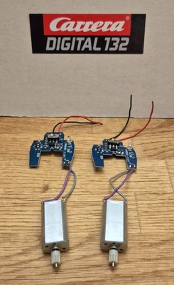 2× Originale Carrera Digital 132 Decoder Blau + Motor + Ritzel F1 Formel 1 Auto - Bild 1 von 2