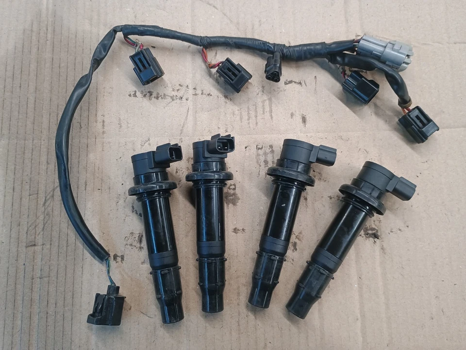 Yamaha YZF-R1 / R1 2002-2003 5PW - Bobinas de varilla de encendido x 4 con subtelar de cableado Foto 1 de 1