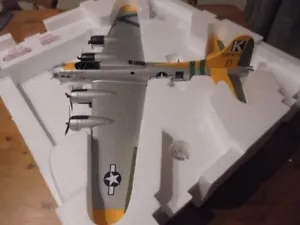 ARMADURA FRANKLIN COMO NUEVA B11C978 1/48 B-17G FORTALEZA VOLADORA "A BIT O'LACE" 83 INCURSIONES - Imagen 1 de 13