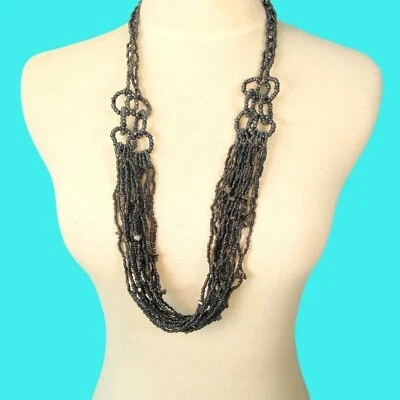 Collar distintivo de cuentas de semilla con astillas de piedra hecho a mano de varios hilos de hematita de 30" Foto 1 de 3