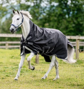 Rambo Wug 1680D Turnout Lite 0g - Negro/Gris Tormenta - Imagen 1 de 1