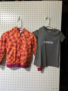 Youth Girls Medium Under Armour hoodie / short sleeve shirt - Picture 1 of 4