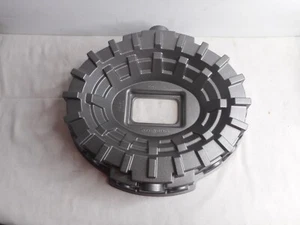 Stampo tortiera stadio NordicWare Sports Arena alluminio pressofuso pesante antiaderente 9 tazze - Foto 1 di 3