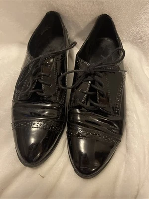 ANNE KLEIN RARE RETRO VEGAN PATENT LEATHER WING TIP 40's LOOK SHOE-SLIGHTLY USED - Image 1 of 4