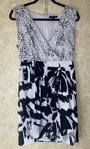 Banana Republic Dress size 10 Black & White Abstract Plunge Neck Line w/Pockets - Picture 1 of 13