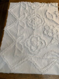 Vintage White Thick Fluffy Flower Chenille Bedspread FABRIC~ 21 X 28 - Picture 1 of 3