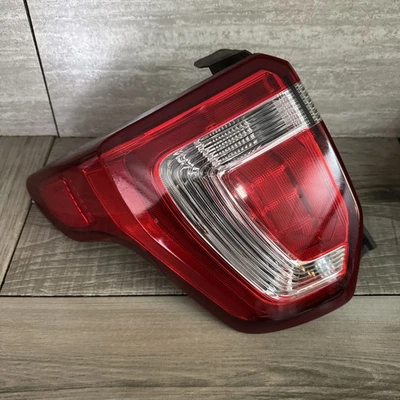 🥇 Luz trasera del conductor izquierdo Ford Explorer 2016 2017 2018 2019 genuina OEM Foto 1 de 4