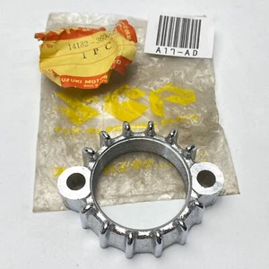 Soporte de abrazadera de tubo de escape silenciador original Suzuki GT380 GT 380 14182-36000 JAPÓN - Imagen 1 de 12