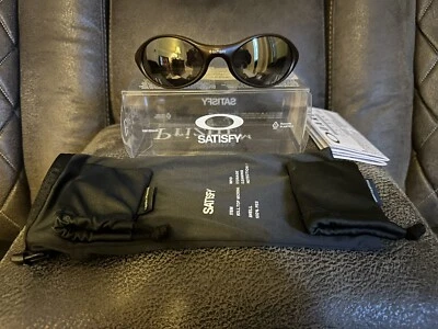 Oakley x Satisfy глаз куртка матовый Rootbeer / призма вольфрама - низкий свет - черный - Изображение 1 из 4