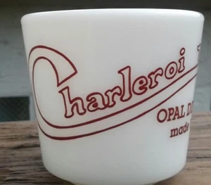 Made in CHARLEROI USA OPAL DINNERWARE 1930-1987 White Glass PYREX Coffee Mug Red - Picture 1 of 3