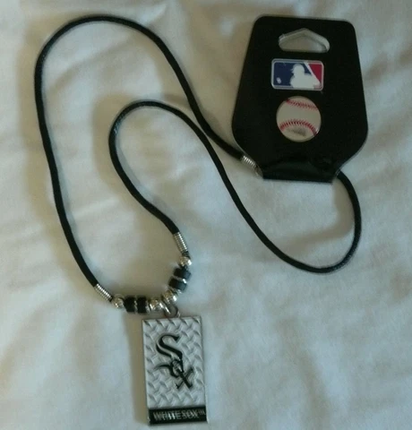 Chicago White Sox  MLB Licensed Necklace  (11) Cover