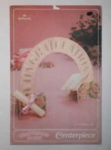 Vintage Hallmark Centerpiece CONGRATULATIONS - GRADUATION ROSES Not complete - Picture 1 of 3