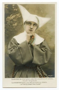 c 1910 Glamor Glamour BEAUTIFUL PRAYING NUN Pray Prayer French photo postcard - Picture 1 of 1