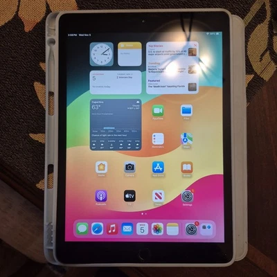 Apple iPad 7th Gen 32GB Wi-Fi 3F835LL/A - Space Gray - Image 1 of 4