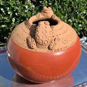 Hand Thrown Red Clay Pottery Bowl with Frogs - Picture 1 of 8