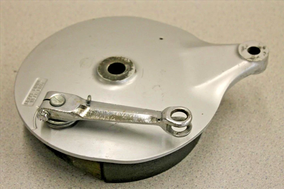 Suzuki C 50 Boulevard 2006 conjunto de tambor de freno trasero con brazo de acoplamiento C50 06 Foto 1 de 1