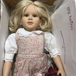 MY TWINN DOLL VINTAGE 1997 HEAD 1999 BODY BLONDE HAIR HAZEL EYES W/CLOTHES BOX - Picture 1 of 21