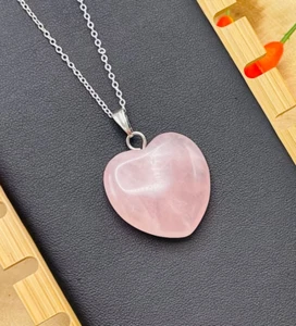 Colgante en forma de corazón de cuarzo rosa, colgante de curación de chakras, dije de cuarzo rosa - Imagen 1 de 6