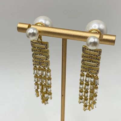 Pendientes Christian Dior Logo Dior Foto 1 de 4