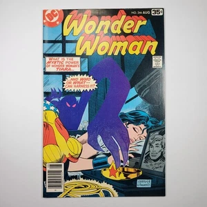 DC Comics Wonder Woman #246 FN/VF 1978 Darkness, Darkness Everywhere - Picture 1 of 8