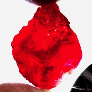 105.30Ct. Natural Rough Ruby Stunning Transparent Large Red Pink Mine Mozambique - Picture 1 of 7
