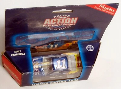 #11 Lowes Brett Bodine 1995 Ford Thunderbird escala 1/64 serie Platinum SkyBox Foto 1 de 4