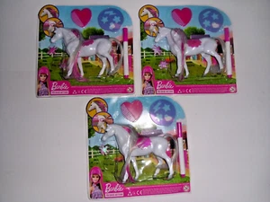 3 x MATTEL BARBIE PONY HORSE + Peine Plantilla Pluma Revista Egmont Figura Totalmente Nueva - Imagen 1 de 6