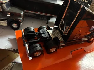 1/32 ERTL PETERBILT 579 DAY CAB SEMI TRACTOR,  NO PACKAGING # B 532 - Picture 1 of 4