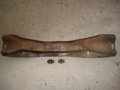 Camión Ford F350 73-79 transmisión 2x2 travesaño con herrajes 1973-1979 Foto 1 de 4