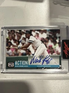 Wade Boggs 2022 Leaf Pro Set Action Ink Short Print Auto /35 BOSTON RED SOX - Picture 1 of 2