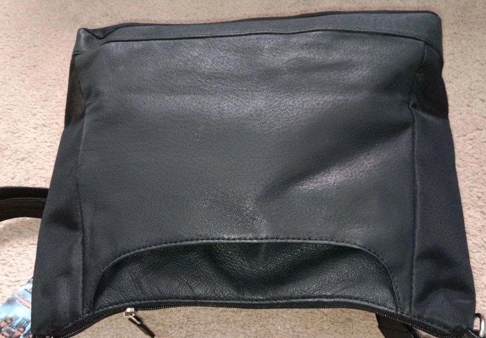 GTM Gun Toten Mamas Concealed Carry Basic Hobo Handbag Tan Small